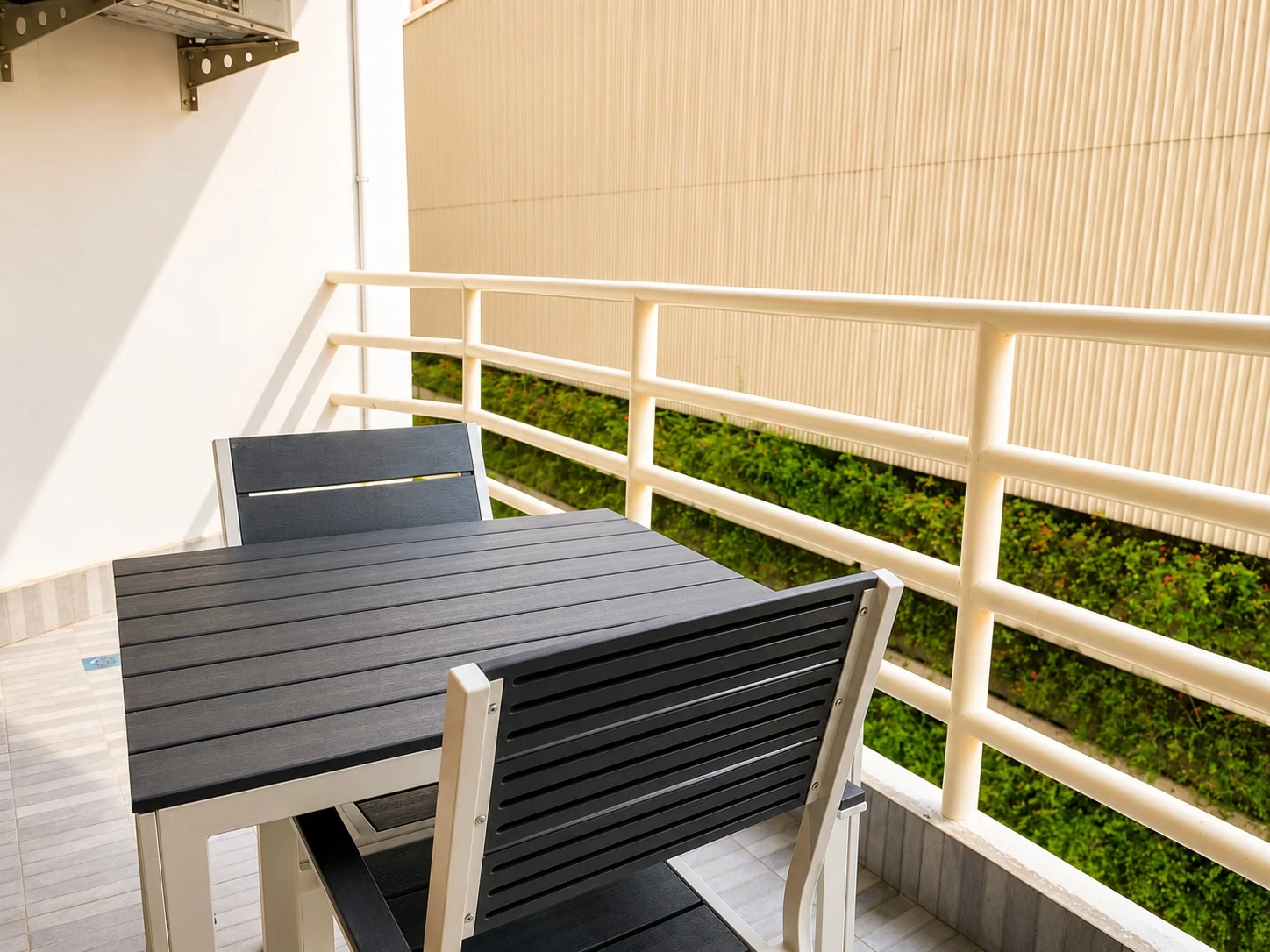 Studio Standar - Tanpa Pemandangan