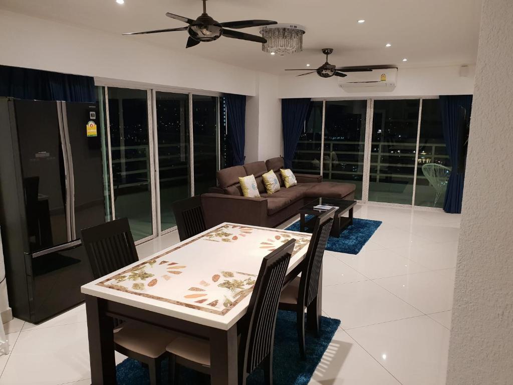 Two Bedroom Apartment at vtsix view talay 6 